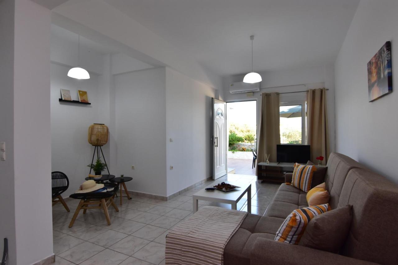 Iakovos Apartments Chorafakia ภายนอก รูปภาพ