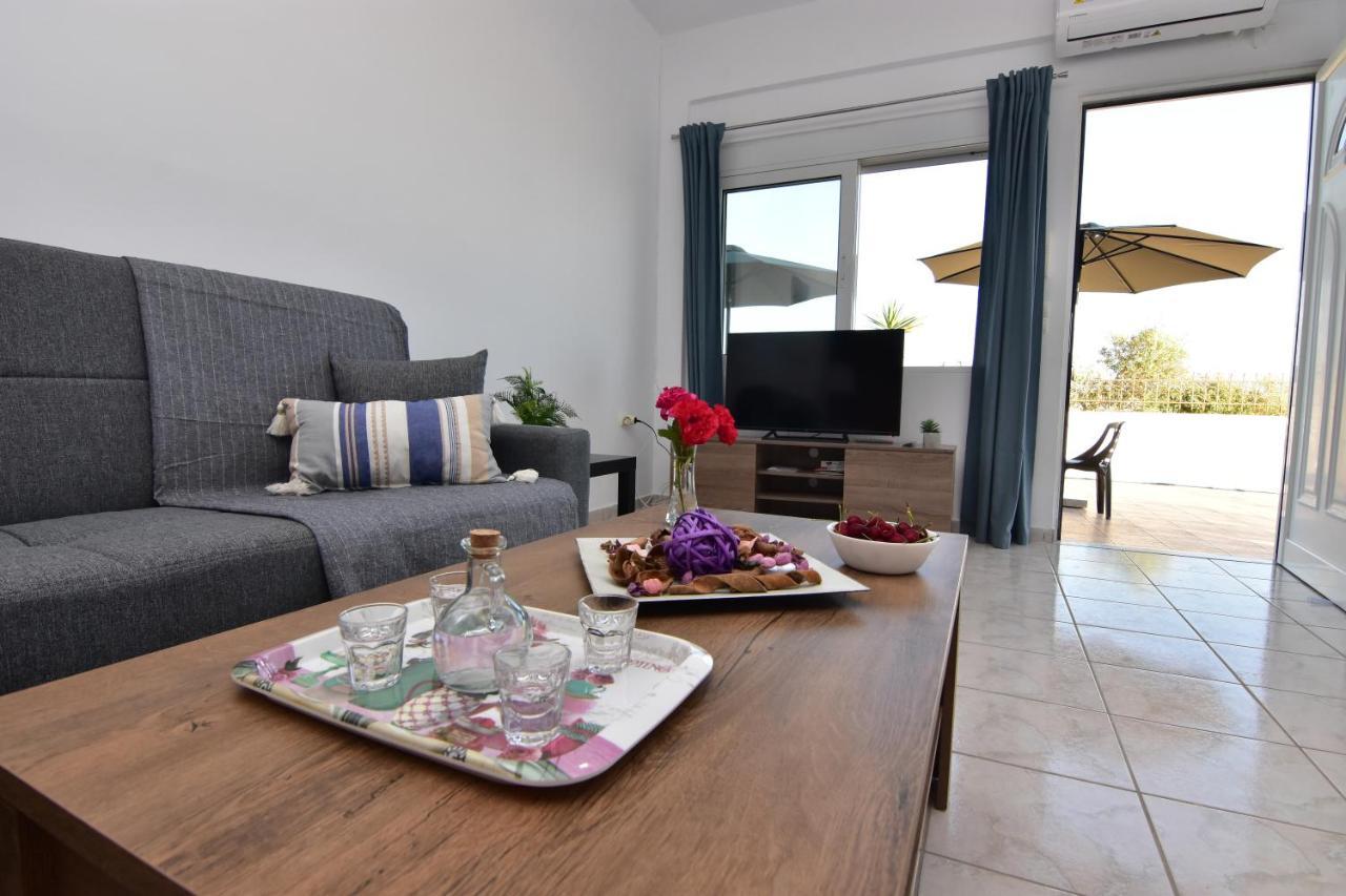 Iakovos Apartments Chorafakia ภายนอก รูปภาพ