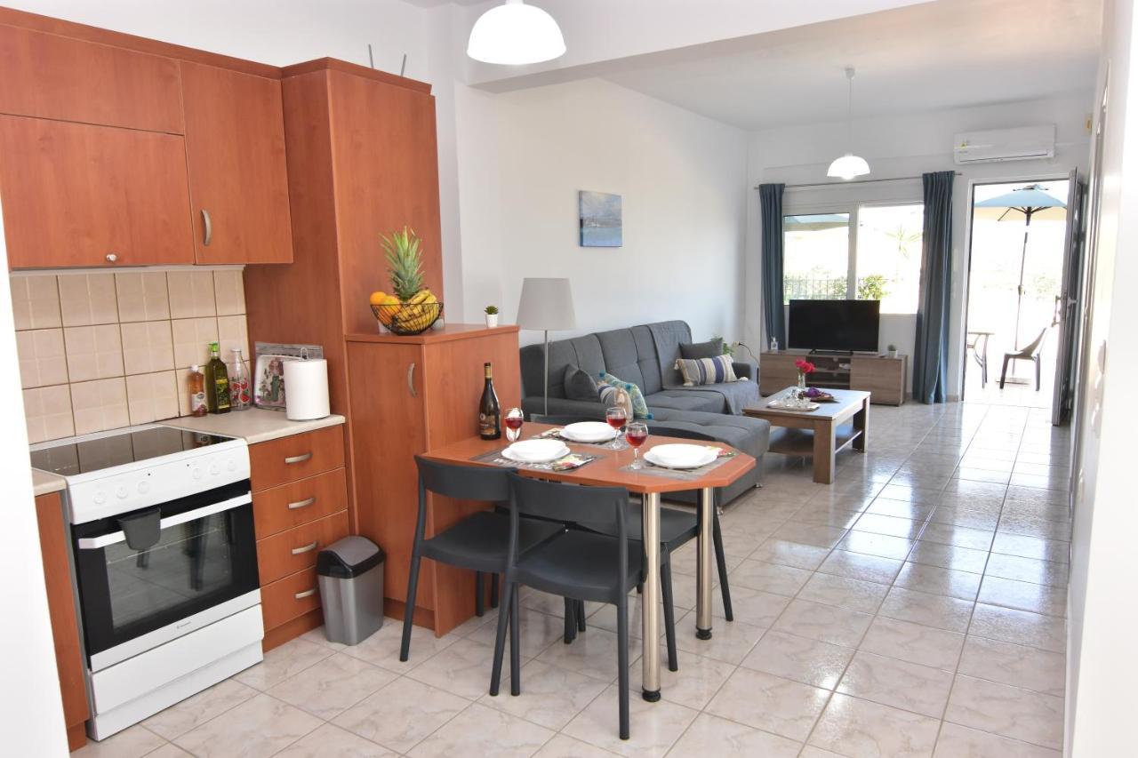 Iakovos Apartments Chorafakia ภายนอก รูปภาพ