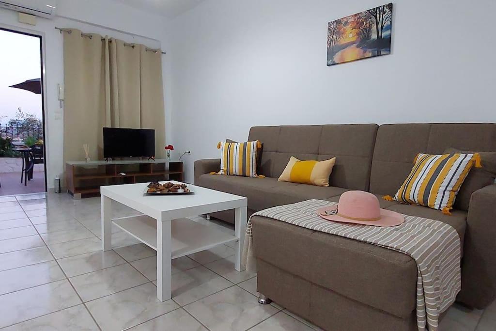 Iakovos Apartments Chorafakia ภายนอก รูปภาพ