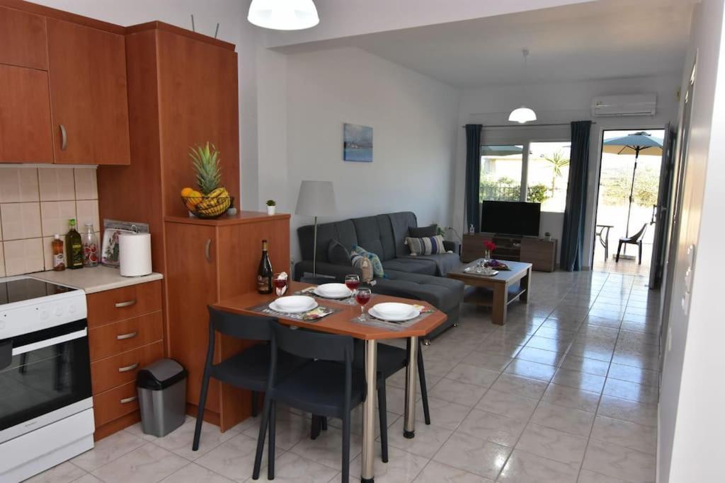 Iakovos Apartments Chorafakia ภายนอก รูปภาพ